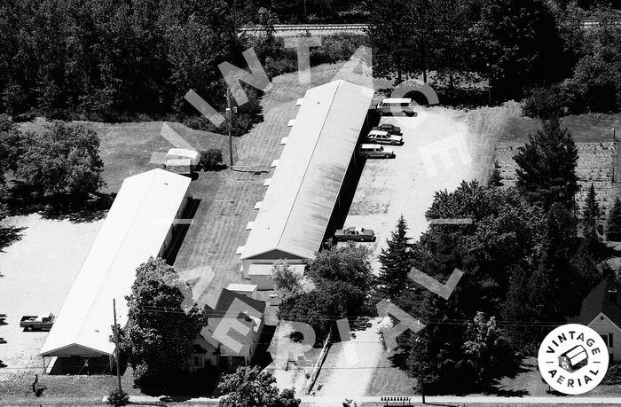 Drift Inn - 1989 Photo Drift Inn Is Building On Left